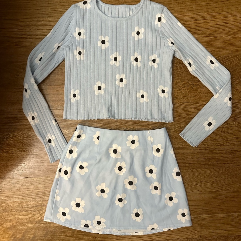 Princess Polly blue flower set